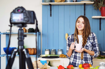 bc_20180219_Catch-the-Live-Video-Streaming-Social-Trend-for-Your-Small-Business